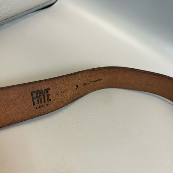 Frye Dark Brown Leather Belt D Ring Brass Buckle Rodeo Belt Size Small 28-34 - Picture 6 of 12